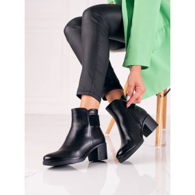 Komfortné členkové topánky čierne dámske na širokom podpätku