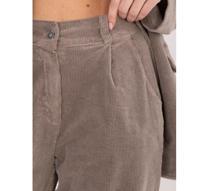Spodnie IT SP model 22016612 ciemny bezowy - FPrice Spodnie IT SP model 22016612 ciemny bezowy - FPrice