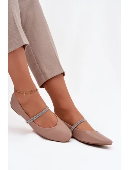 Dámske baleríny s lesklými remienkami Ilirene - tmavobéžové Dámske baleríny s lesklými remienkami Ilirene - tmavobéžové