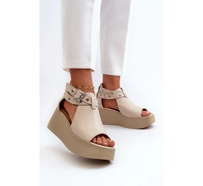 Kožené sandále na klinoch Zazoo, béžové Kožené sandále na klinoch Zazoo, béžové