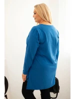 Dámska blúzka s dlhším zadným dielom a striebornou potlačou