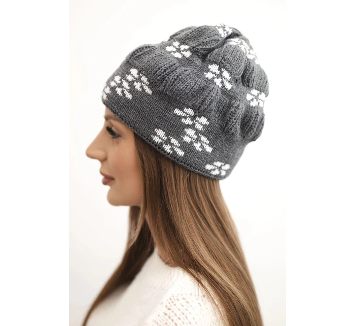 Dámská zimní čepice z vlny s krystaly model 21750430 grafitová - K-Fashion Dámská zimní čepice z vlny s krystaly model 21750430 grafitová - K-Fashion