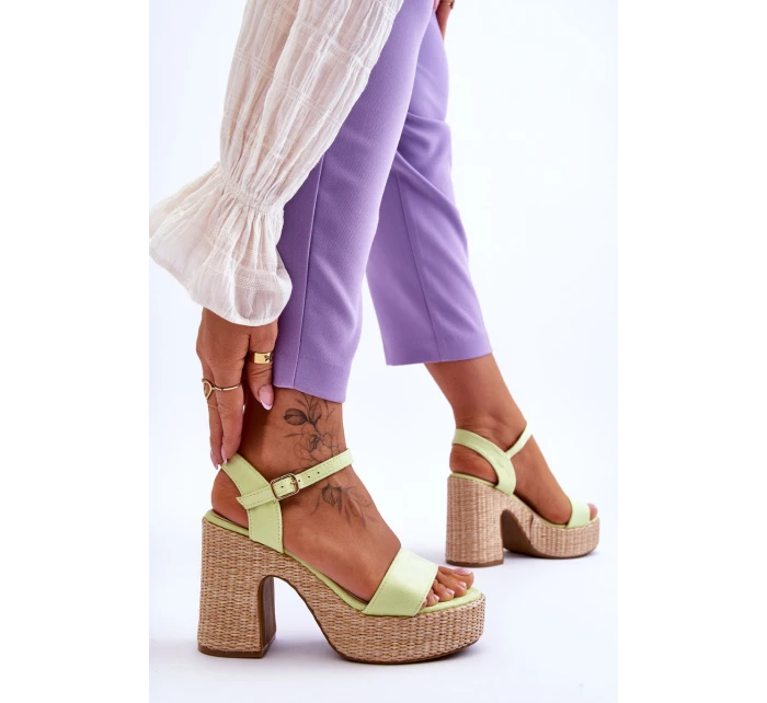 Pohodlné semišové sandály na podpatku Světle zelená model 21613574 - Boto