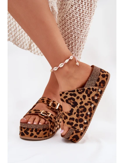 Dámské sandály s přezkami na masivní platformě model 21699152 - Boto