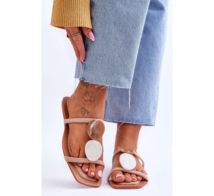 Zamszowe Klapki Z Ozdobami Nude Victoria Zamszowe Klapki Z Ozdobami Nude Victoria