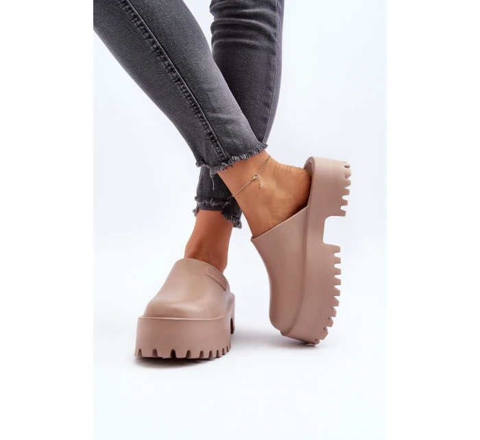 Damskie Klapki Na Masywnej Podeszwie Big Star NN274016 Beżowe Damskie Klapki Na Masywnej Podeszwie Big Star NN274016 Beżowe