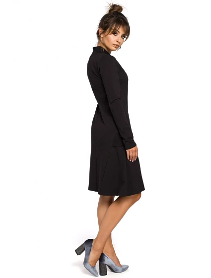 Dámské šaty model 17289622 - BeWear