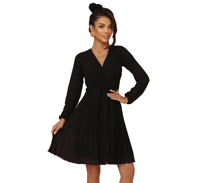 ISABELLE plisované šaty s dlouhými rukávy a výstřihem BLACK model 21215944 - numoco