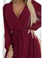 537-1 Plisované šifónové šaty s výstrihom, dlhými rukávmi a viazaným opaskom - Bordeaux 537-1 Plisované šifónové šaty s výstrihom, dlhými rukávmi a viazaným opaskom - Bordeaux