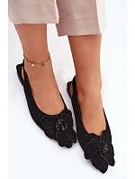 Kožené semišové sandály na plochém podpatku s ozdobným květem Vinceza 66951 Černé