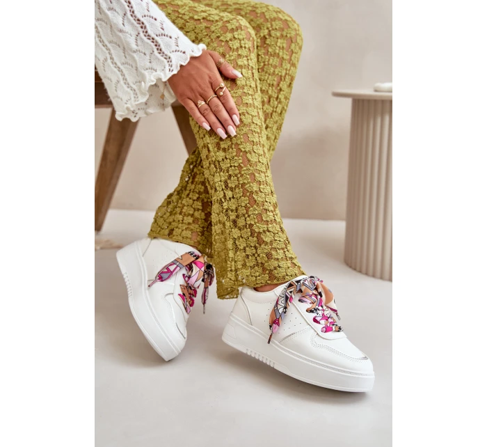 Dámské Tenisky Na Platformě S Dekorativním Šněrováním Bílé model 21667752 - Boto