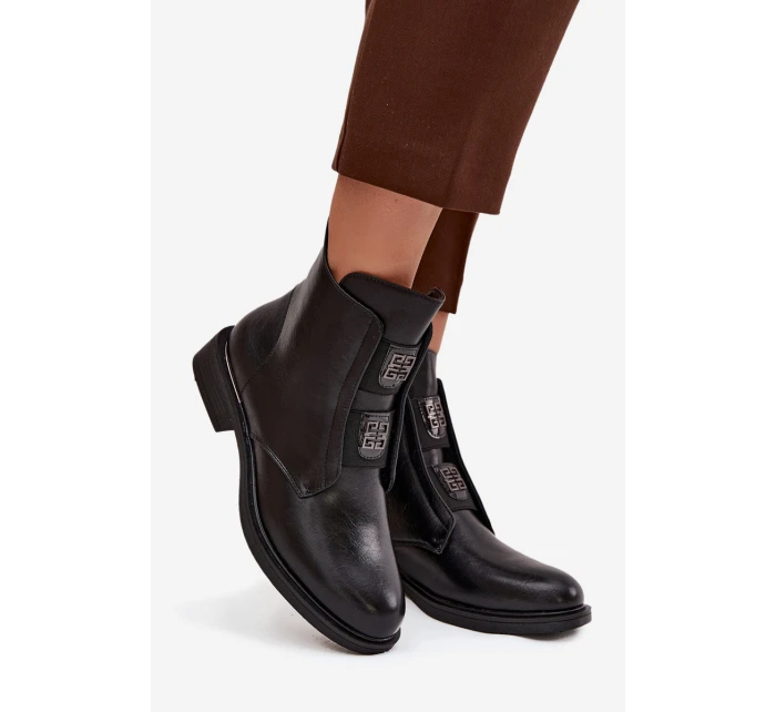 Dámske zateplené čižmy Tavressa - čierne, s nízkym podpätkom a ozdobami Dámske zateplené čižmy Tavressa - čierne, s nízkym podpätkom a ozdobami