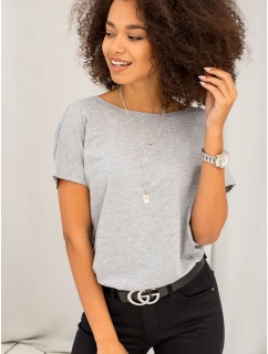 Šedé tričko se zadním výstřihem