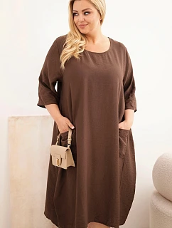 Dámske plus size viskózové šaty s vreckami a krátkymi rukávmi hnedé