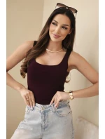 Dámska blúzka na ramienka s bordovým výstrihom Dámska blúzka na ramienka s bordovým výstrihom