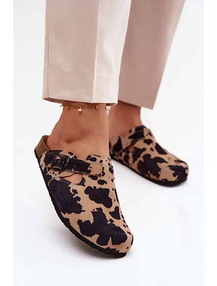 Kožené semišové pantofle s přezkou v  1905 model 22125824 - Zazoo