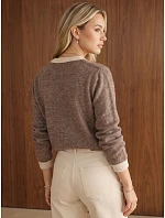 Sweter damski z nadrukiem Vintage Vibes fango model 22544851 - FashionStreet Sweter damski z nadrukiem Vintage Vibes fango model 22544851 - FashionStreet
