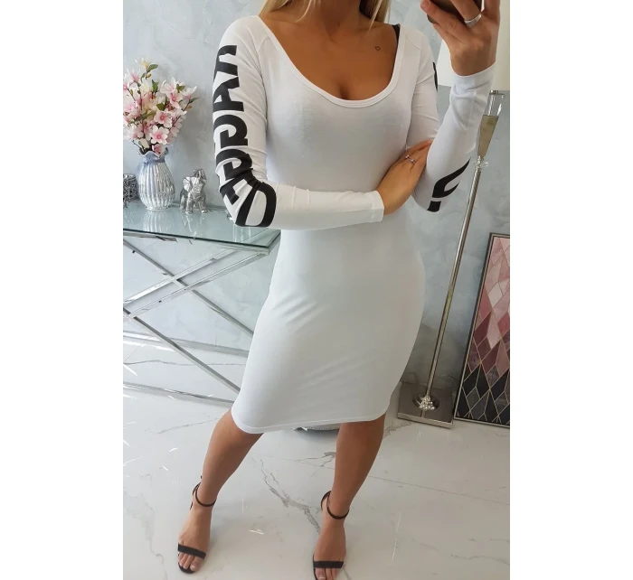 model 18742323 bílé šaty - K-Fashion