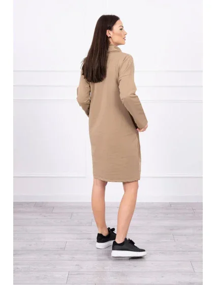 Ťavie šaty s kravatou Ťavie šaty s kravatou