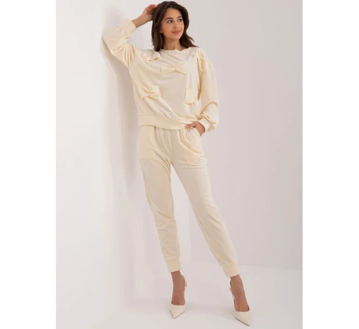 DHJ KMPL 8850.68 ecru