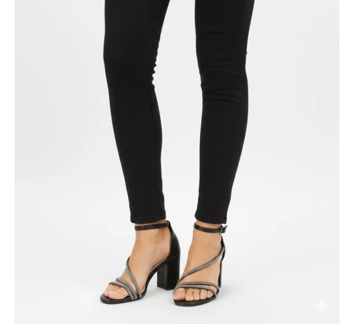 Dámské ažurové sandály béžové model 21904482 - Sabatina