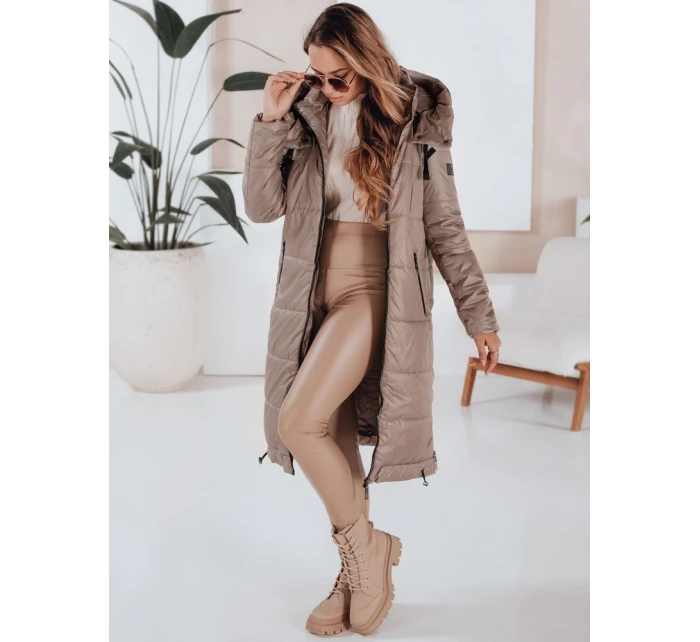 Dámská přechodná bunda prošívaná s kapucí tmavě béžová Dstreet model 21991090 - FashionStreet Dámská přechodná bunda prošívaná s kapucí tmavě béžová Dstreet model 21991090 - FashionStreet