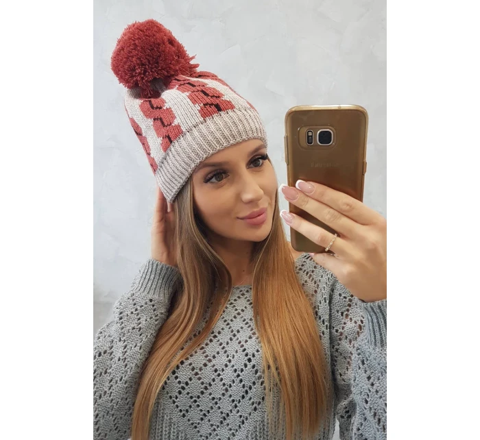 Dámská čepice s bambulí Rozalia model 18751651 - K-Fashion Dámská čepice s bambulí Rozalia model 18751651 - K-Fashion