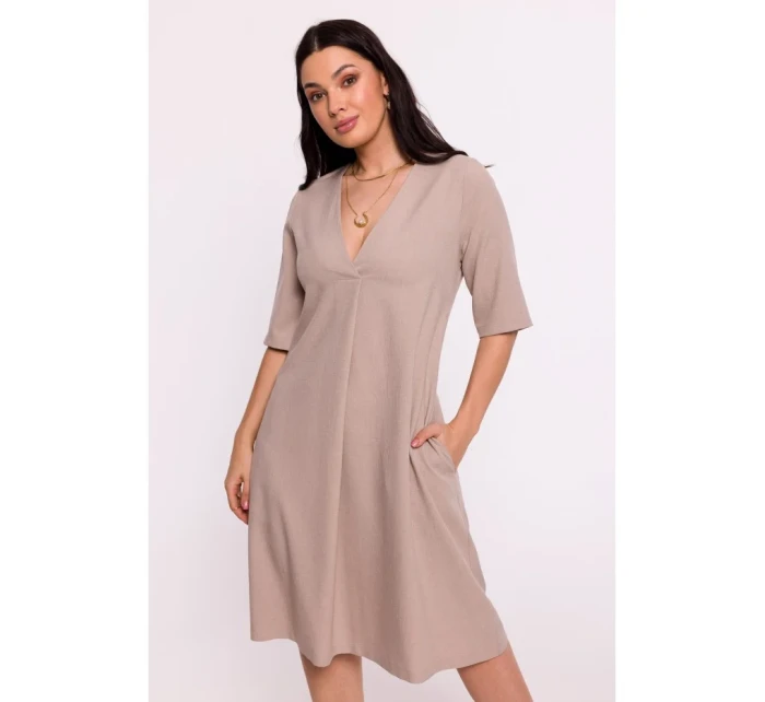 model 19670399 Trapézové šaty s výstřihem do V béžové - BeWear model 19670399 Trapézové šaty s výstřihem do V béžové - BeWear