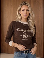 Dámsky sveter s potlačou Vintage Vibes v čokoládovej farbe FashionStreet MY2633
