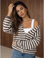 Kardigan damski oversize w model 22404923 - FashionStreet Kardigan damski oversize w model 22404923 - FashionStreet