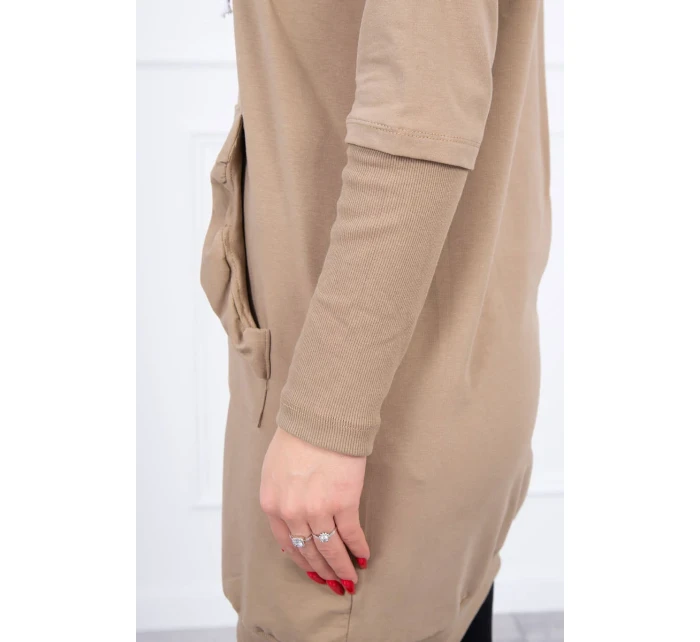 Šaty s ozdobnými volánikmi a kapucňou camel Šaty s ozdobnými volánikmi a kapucňou camel