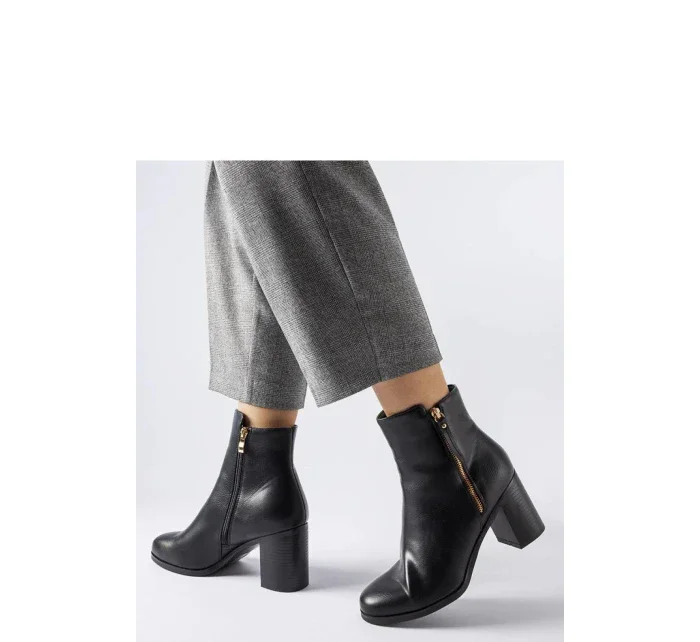 Topánky na podpätku model 205097 Solea Topánky na podpätku model 205097 Solea