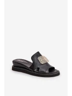 Klapki Damskie Na Koturnie Eko Skórzane Z Ozdobą Czarne Sarela Klapki Damskie Na Koturnie Eko Skórzane Z Ozdobą Czarne Sarela