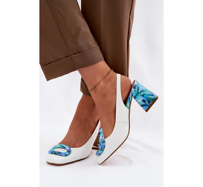 Kožené dámské sandály na podpatku s přezkou D&A LZ61-2010 bílé Kožené dámské sandály na podpatku s přezkou D&A LZ61-2010 bílé