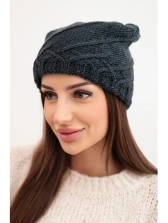 Dámska zimná čiapka s ozdobným úpletom a klasickým strihom K372 graphite