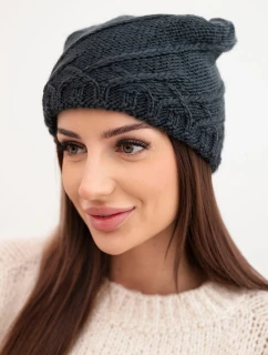 Dámská zimní čepice s ozdobným pletením a střihem grafitová model 21878053 - K-Fashion