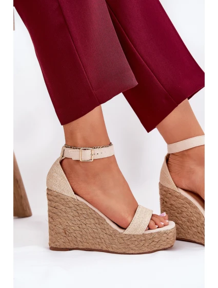 Dámské Sandály Na Klínu S Pletením Béžové model 21687930 - Boto Dámské Sandály Na Klínu S Pletením Béžové model 21687930 - Boto