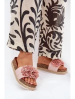 Klapki Damskie Na Platformie Z Ozdobnymi Kwiatkami Różowe Tessara Klapki Damskie Na Platformie Z Ozdobnymi Kwiatkami Różowe Tessara