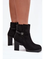 Ocieplane Botki Damskie Na Słupku Z Ozdobnym Paskiem Czarne Zayna Ocieplane Botki Damskie Na Słupku Z Ozdobnym Paskiem Czarne Zayna
