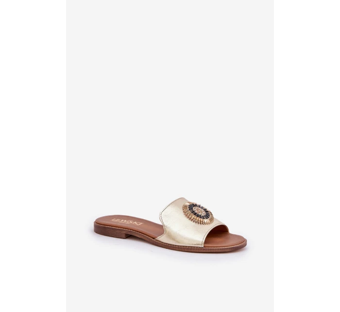 Kožené sandály s ozdobou na plochém podpatku Zazoo model 21682450 zlaté - Boto Kožené sandály s ozdobou na plochém podpatku Zazoo model 21682450 zlaté - Boto