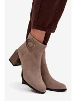 Semišové boty na podpatku s s ozdobným detailem  Béžové model 21714151 - Artiker