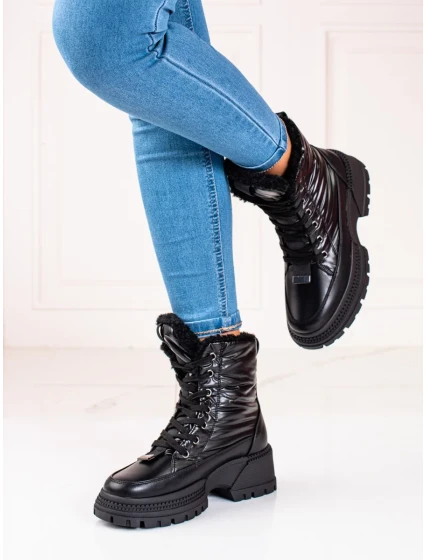 Módne čierne dámske snežnice na plochom podpätku Módne čierne dámske snežnice na plochom podpätku