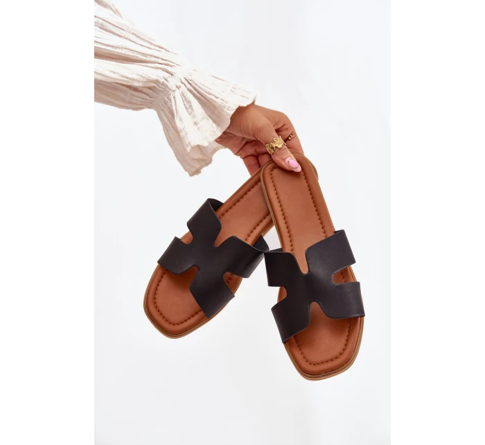 Dámske ploché papuče s výrezmi - čierne