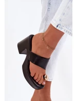 Dámské sandály na sloupkovém podpatku se zlatým detailem Černé model 22037700 - Boto