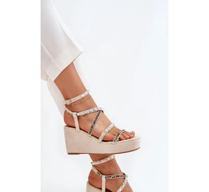 Sandały Damskie Na Koturnie Ze Zdobieniem Na Paskach Beżowe Lunara Sandały Damskie Na Koturnie Ze Zdobieniem Na Paskach Beżowe Lunara