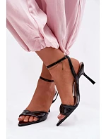 Sandále na podpätku model 226514 Vykročte štýlovo Sandále na podpätku model 226514 Vykročte štýlovo
