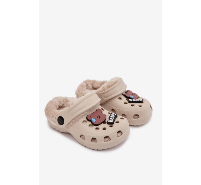 Pěnové dětské pantofle s kožíškem a přezkami Khaki model 21793985 - Boto Pěnové dětské pantofle s kožíškem a přezkami Khaki model 21793985 - Boto