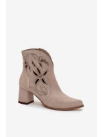 Semišové dámské kotníčkové boty na podpatku  Cappuccino model 21713248 - Zazoo