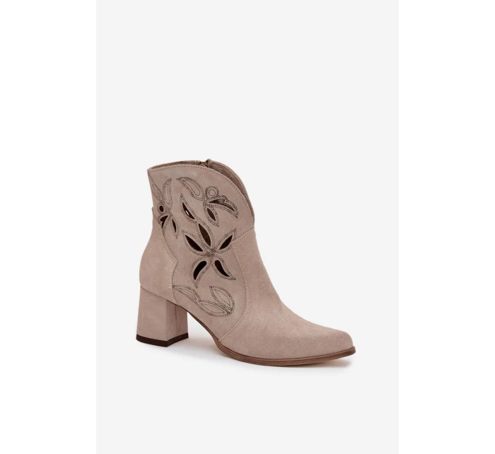 Semišové dámské kotníčkové boty na podpatku  Cappuccino model 21713248 - Zazoo