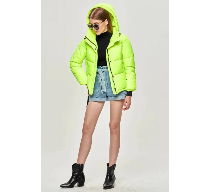 Neónovo žltá dámska krátka zimná bunda s kapucňou (JIN211)